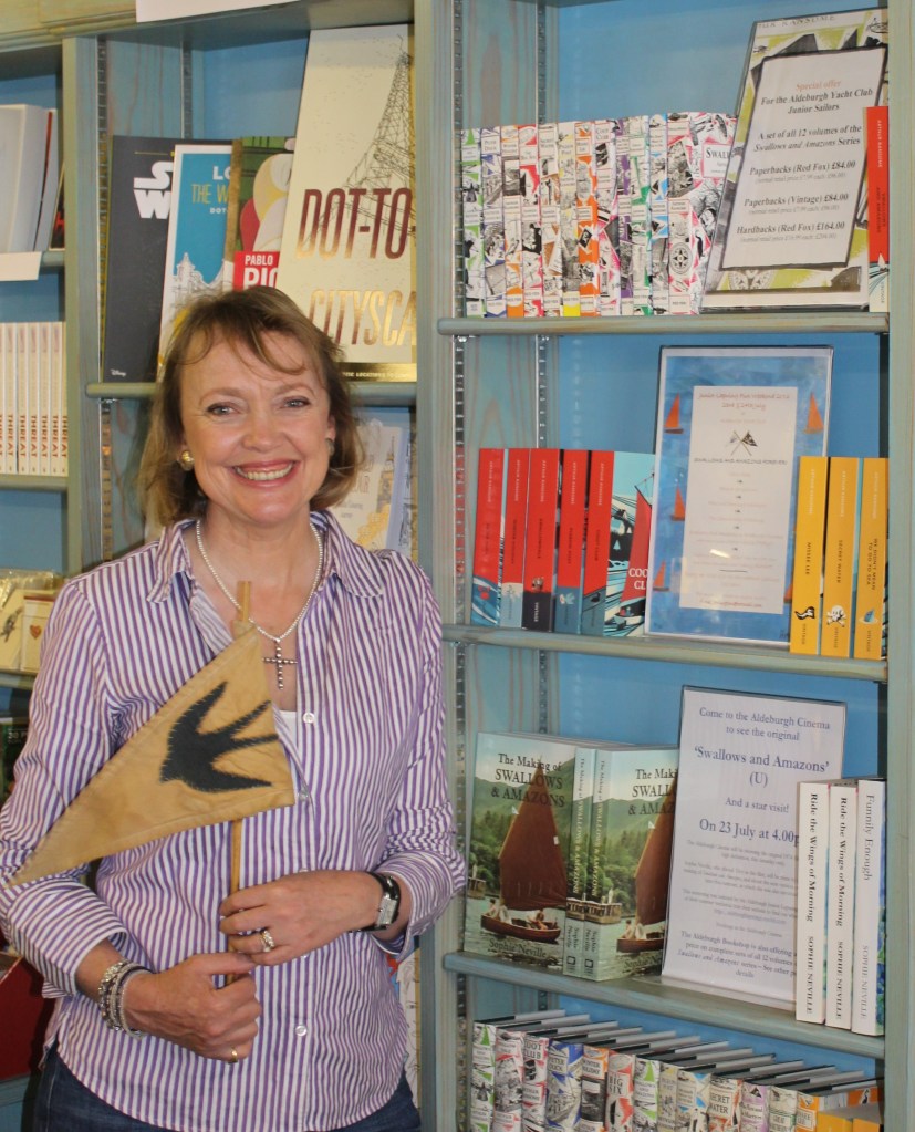 sophie-neville-signing-books-at-aldeburgh-bookshop-2016