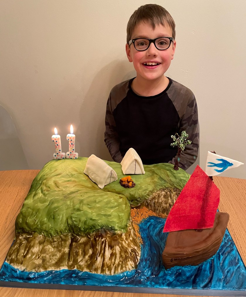 A Swallows and Amazons cake
